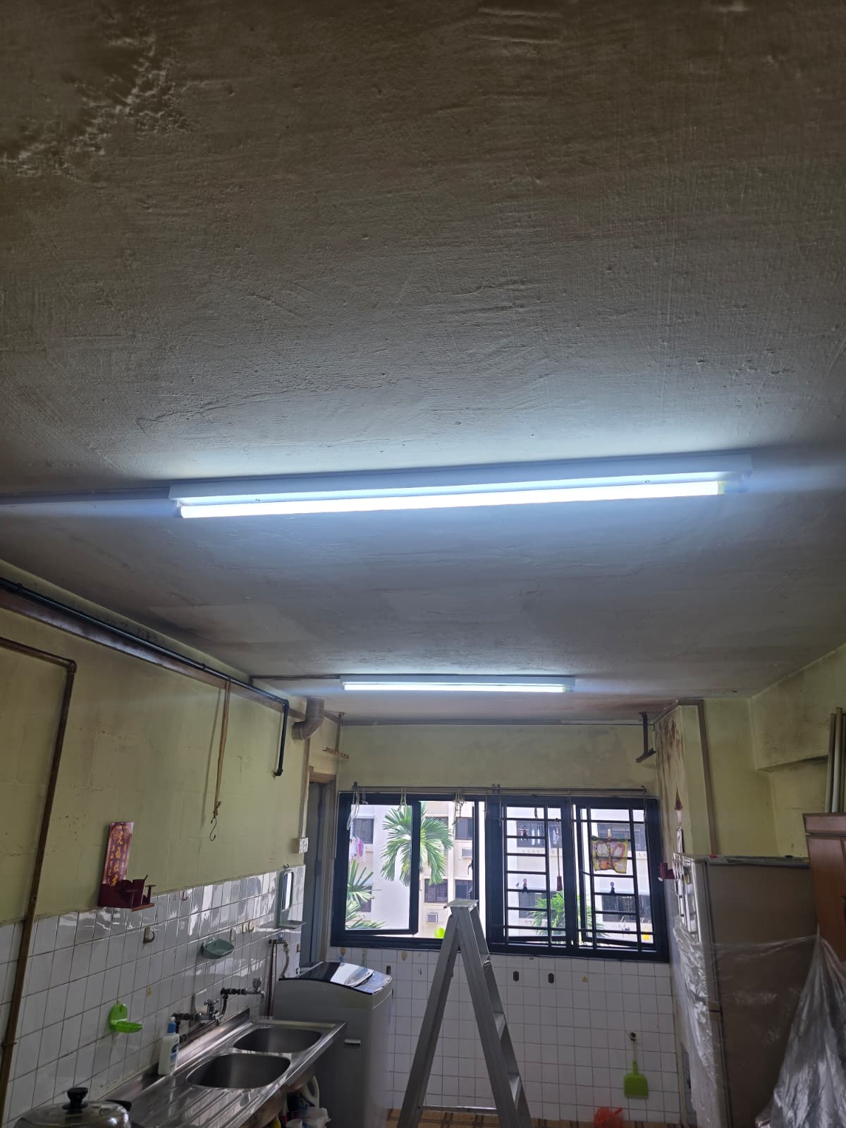 Supply and replace 4 feet LED T8 single tube batten light & E27 ceiling mount holder