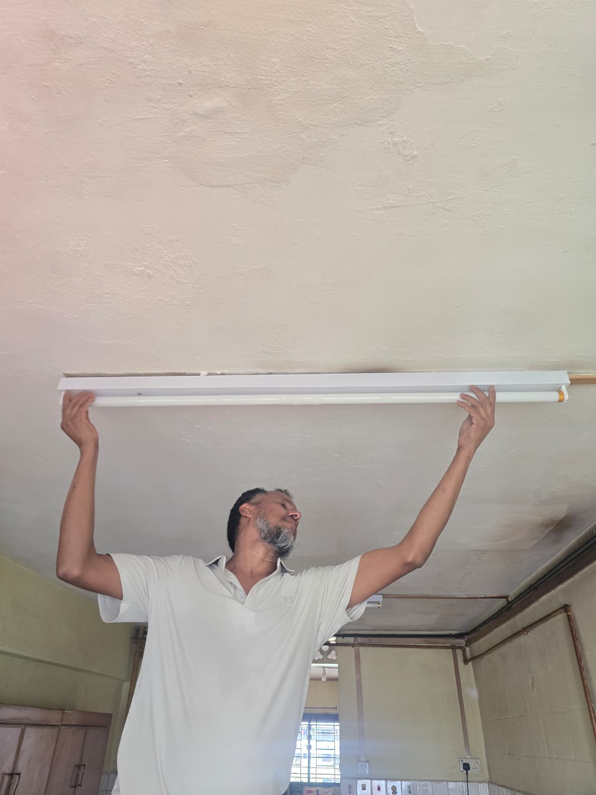 Supply and replace 4 feet LED T8 single tube batten light & E27 ceiling mount holder